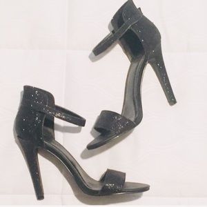 💥Glittery Black Peep Toe Heels